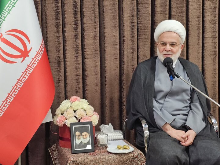 تصاویر/دیدار بانوان جمعیت هلال احمر کردستان به مناسبت روز زن، با حجت‌الاسلام والمسلمین پورذهبی