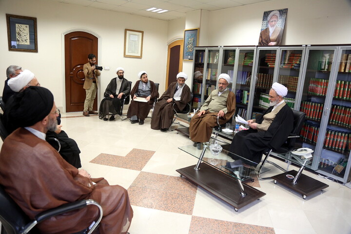 تصاویر/ نشست مدیر حوزه های علمیه با مدیر بنیاد بین المللی علوم وحیانی اسراء