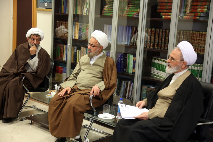 تصاویر/ نشست مدیر حوزه های علمیه با مدیر بنیاد بین المللی علوم وحیانی اسراء