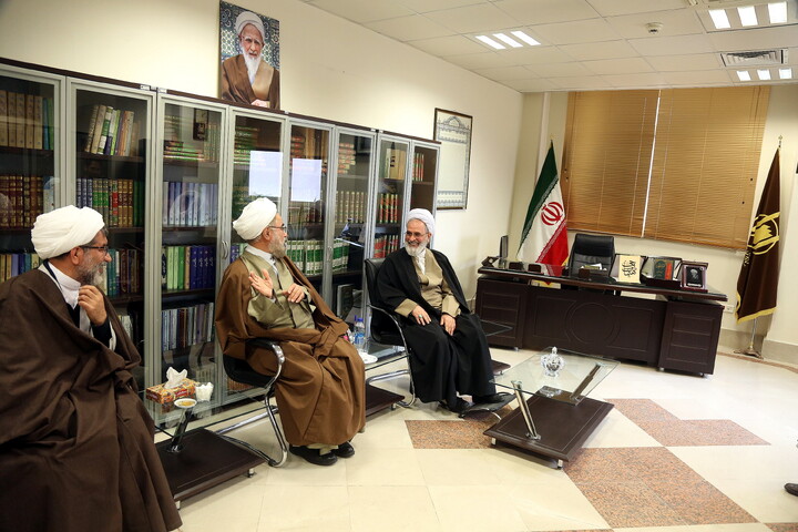 تصاویر/ نشست مدیر حوزه های علمیه با مدیر بنیاد بین المللی علوم وحیانی اسراء