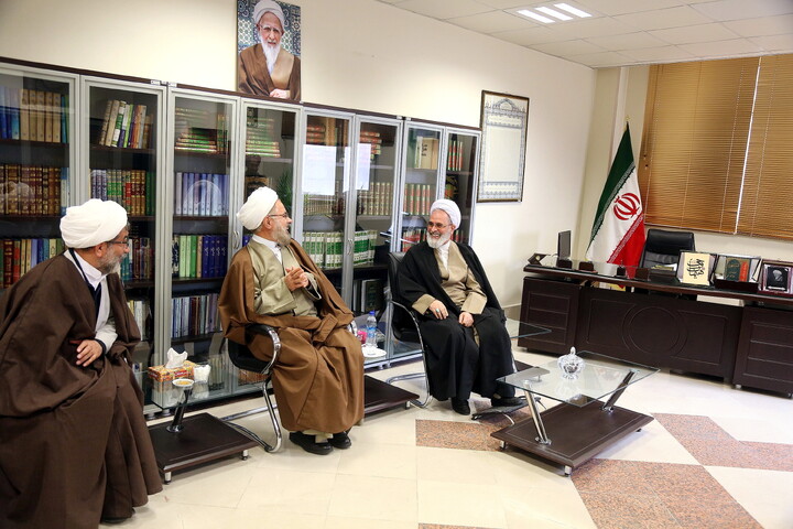 تصاویر/ نشست مدیر حوزه های علمیه با مدیر بنیاد بین المللی علوم وحیانی اسراء