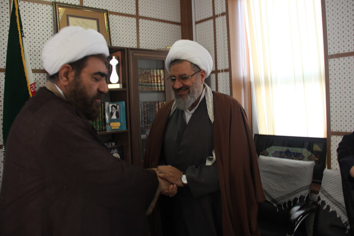 تصاویر / جلسه شور ای بسیج حوزه علمیه قزوین برگزارشد