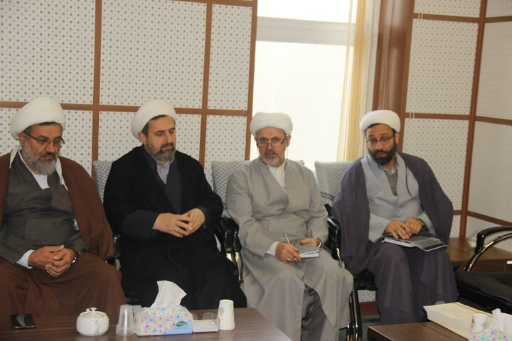 تصاویر / جلسه شور ای بسیج حوزه علمیه قزوین برگزارشد