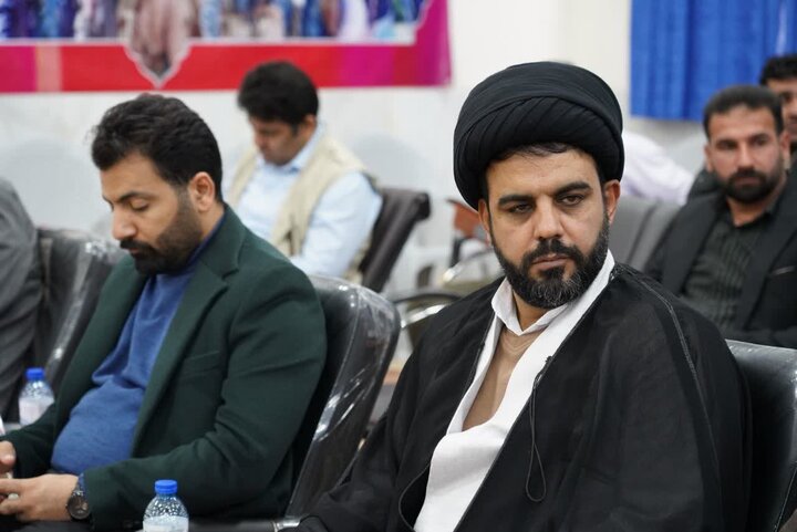 تصاویر /دیدار کارکنان قرارگاه سازندگی خاتم الانبیاء (ص) در استان لرستان با نماینده ولی فقیه در استان