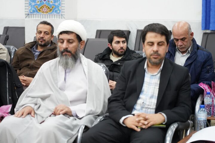 تصاویر /دیدار کارکنان قرارگاه سازندگی خاتم الانبیاء (ص) در استان لرستان با نماینده ولی فقیه در استان