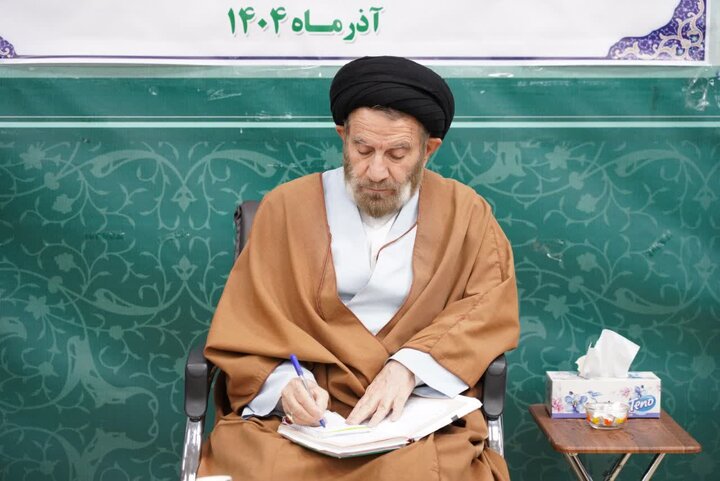 تصاویر /دیدار کارکنان قرارگاه سازندگی خاتم الانبیاء (ص) در استان لرستان با نماینده ولی فقیه در استان