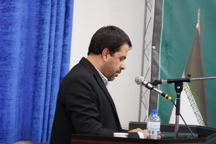 تصاویر /دیدار کارکنان قرارگاه سازندگی خاتم الانبیاء (ص) در استان لرستان با نماینده ولی فقیه در استان