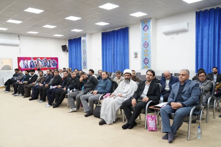 تصاویر /دیدار کارکنان قرارگاه سازندگی خاتم الانبیاء (ص) در استان لرستان با نماینده ولی فقیه در استان