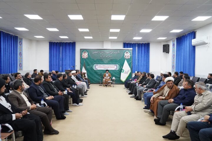 تصاویر /دیدار کارکنان قرارگاه سازندگی خاتم الانبیاء (ص) در استان لرستان با نماینده ولی فقیه در استان