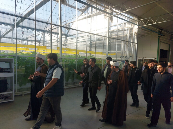 تصاویر / بازدید علمی طلاب مرکز تخصصی علامه امینی(ره) تبریز از منطقه آزاد ارس