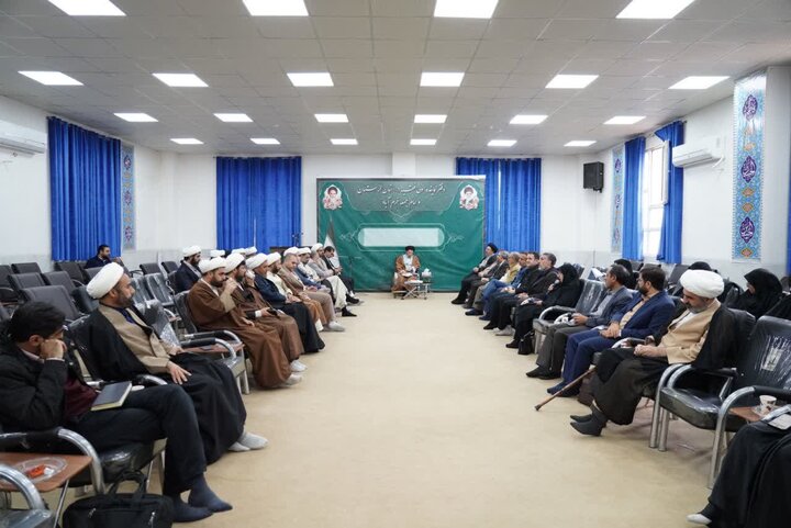 تصاویر/جلسه شورای مرکزی دبیرخانه وحدت حوزه و دانشگاه لرستان