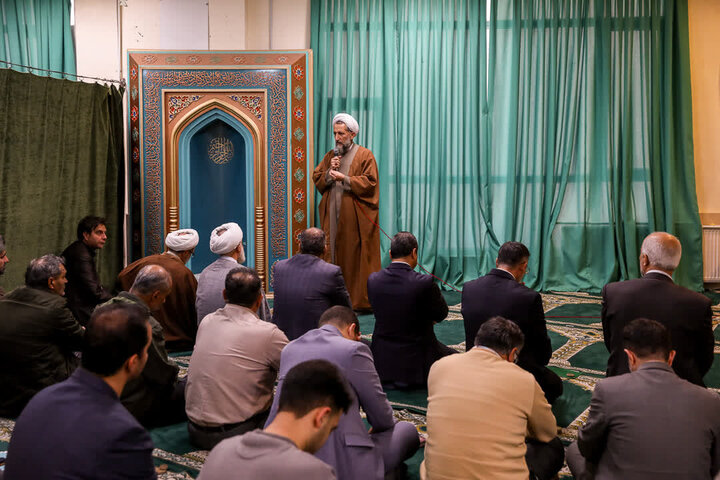 تصاویر /نشست صمیمی امام جمعه قزوین  با اساتید، دانشجویان و کارکنان دانشگاه پیام نور استان قزوین