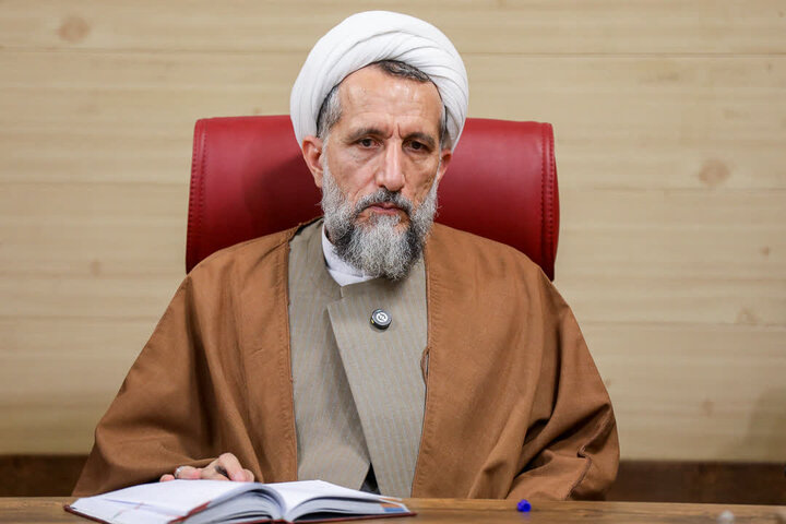 تصاویر /نشست صمیمی امام جمعه قزوین  با اساتید، دانشجویان و کارکنان دانشگاه پیام نور استان قزوین