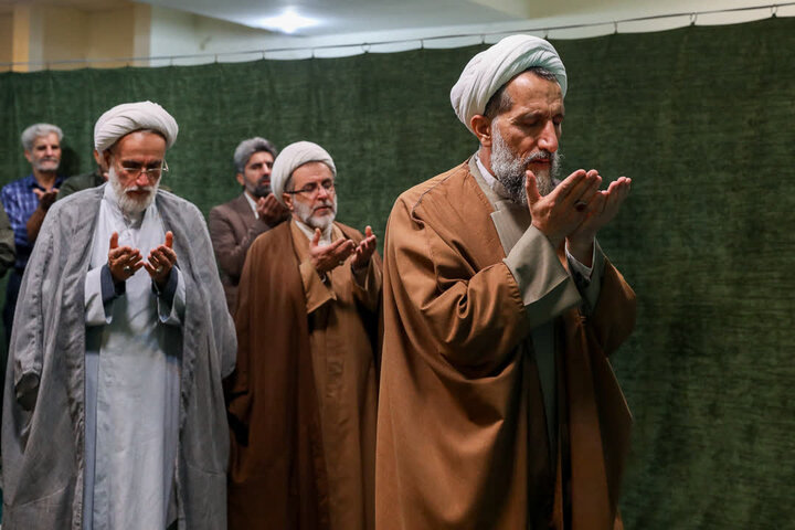 تصاویر /نشست صمیمی امام جمعه قزوین  با اساتید، دانشجویان و کارکنان دانشگاه پیام نور استان قزوین