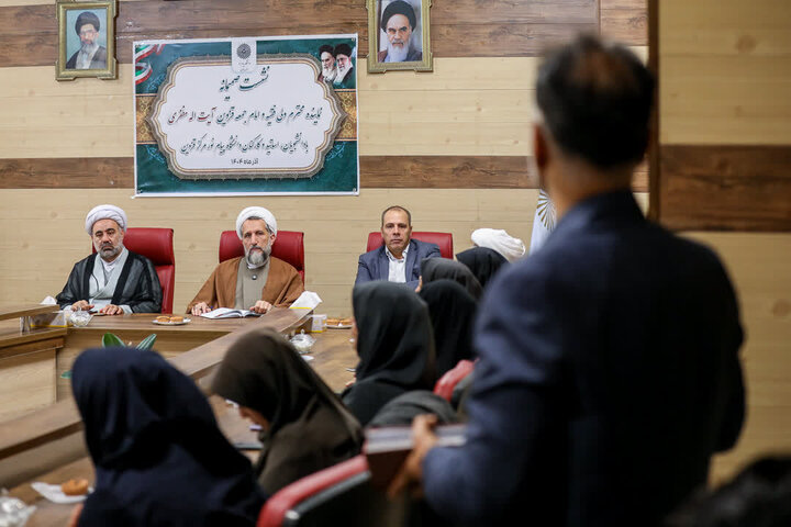 تصاویر /نشست صمیمی امام جمعه قزوین  با اساتید، دانشجویان و کارکنان دانشگاه پیام نور استان قزوین