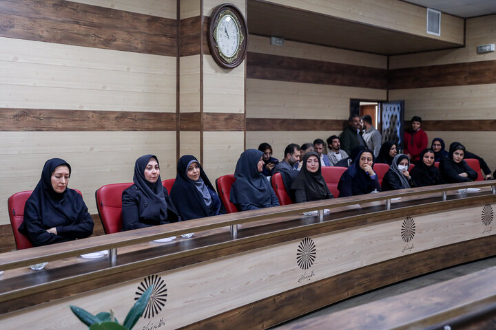 تصاویر /نشست صمیمی امام جمعه قزوین  با اساتید، دانشجویان و کارکنان دانشگاه پیام نور استان قزوین