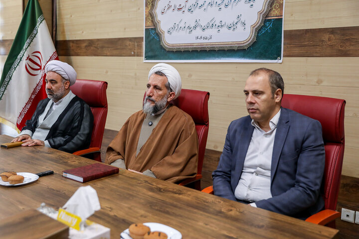 تصاویر /نشست صمیمی امام جمعه قزوین  با اساتید، دانشجویان و کارکنان دانشگاه پیام نور استان قزوین