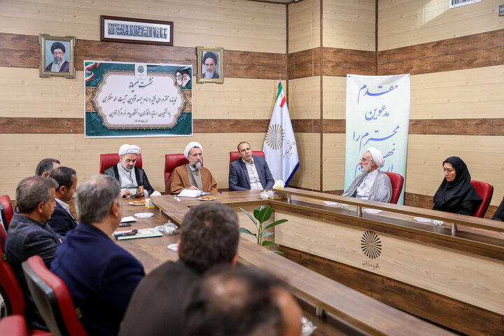 تصاویر /نشست صمیمی امام جمعه قزوین  با اساتید، دانشجویان و کارکنان دانشگاه پیام نور استان قزوین