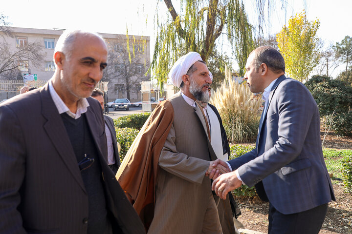 تصاویر /نشست صمیمی امام جمعه قزوین  با اساتید، دانشجویان و کارکنان دانشگاه پیام نور استان قزوین