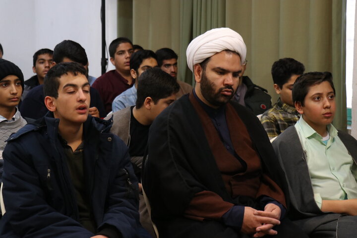 آیین اختتامیه جشنواره علامه حلی مدرسه علمیه محمودیه با حضور معاون پژوهش حوزه علمیه استان کرمان، اساتید و طلاب و ارائه مقالات پژوهشی طلاب منتخب.
