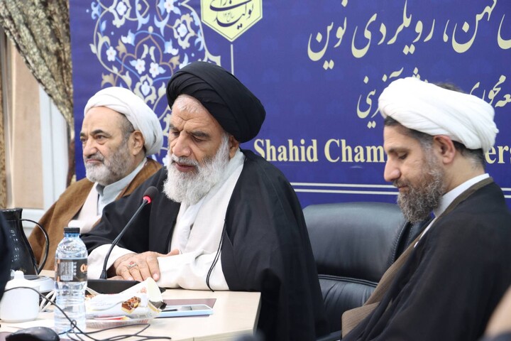 نشست دانش افزایی رهیافت هایی از بیانیه گام دوم ویژه اساتید دانشگاه های اهواز