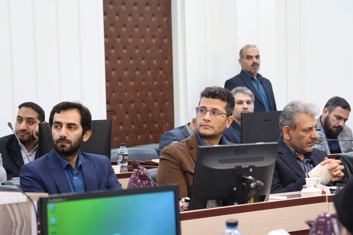 نشست دانش افزایی رهیافت هایی از بیانیه گام دوم ویژه اساتید دانشگاه های اهواز