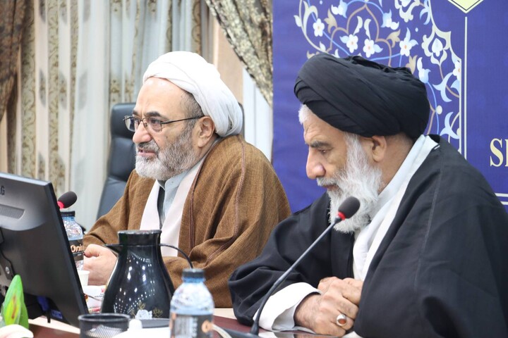 نشست دانش افزایی رهیافت هایی از بیانیه گام دوم ویژه اساتید دانشگاه های اهواز