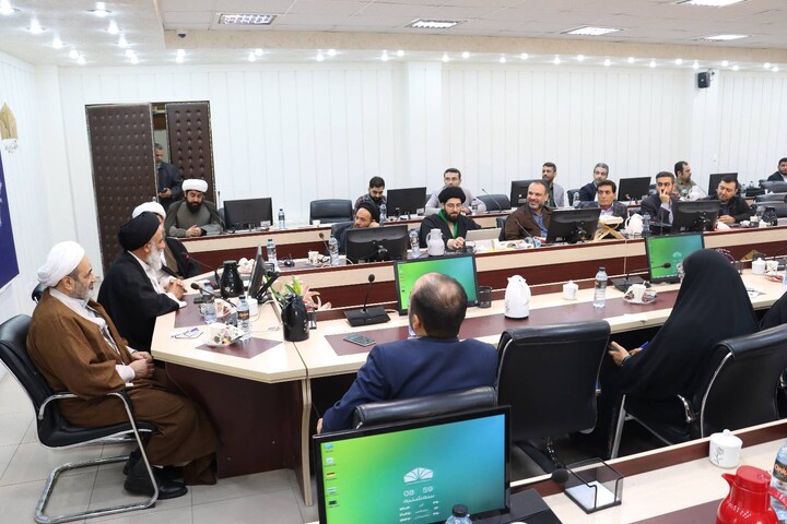 نشست دانش افزایی رهیافت هایی از بیانیه گام دوم ویژه اساتید دانشگاه های اهواز