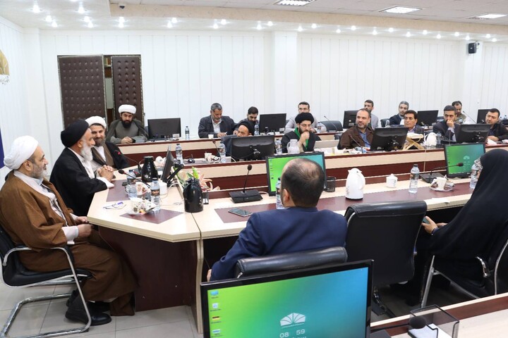 نشست دانش افزایی رهیافت هایی از بیانیه گام دوم ویژه اساتید دانشگاه های اهواز