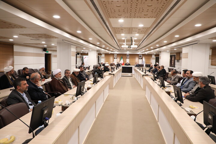 نشست علمی و هم‌اندیشی حوزه و دانشگاه به مناسبت روز وحدت حوزه و دانشگاه در دانشگاه شهید باهنر کرمان با حضور مسئولان و اساتید حوزوی و دانشگاهی.