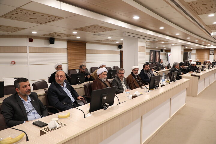 نشست علمی و هم‌اندیشی حوزه و دانشگاه به مناسبت روز وحدت حوزه و دانشگاه در دانشگاه شهید باهنر کرمان با حضور مسئولان و اساتید حوزوی و دانشگاهی.