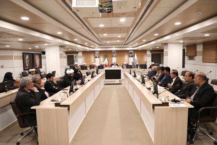 نشست علمی و هم‌اندیشی حوزه و دانشگاه به مناسبت روز وحدت حوزه و دانشگاه در دانشگاه شهید باهنر کرمان با حضور مسئولان و اساتید حوزوی و دانشگاهی.