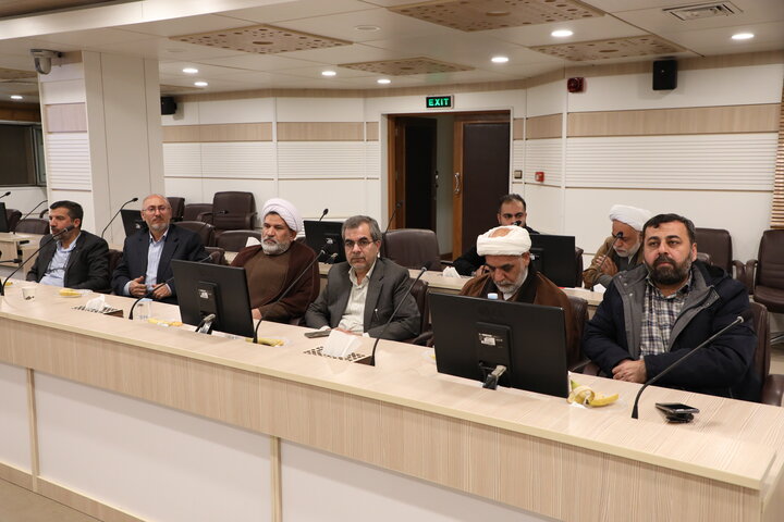 نشست علمی و هم‌اندیشی حوزه و دانشگاه به مناسبت روز وحدت حوزه و دانشگاه در دانشگاه شهید باهنر کرمان با حضور مسئولان و اساتید حوزوی و دانشگاهی.