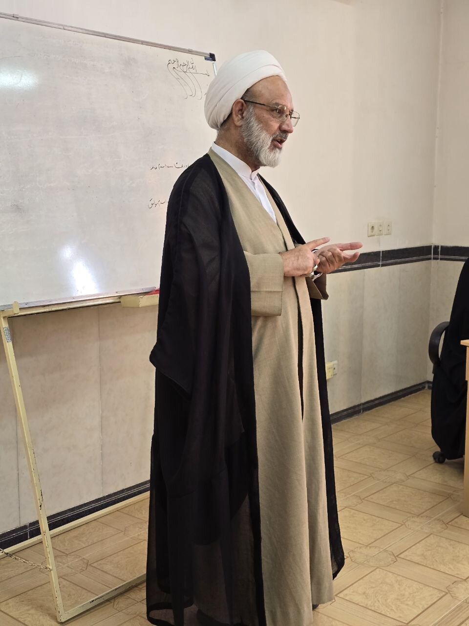 تصاویر/ بازدید سرزده مدیر حوزه علمیه خواهران یزد از ششمین مدرسه استان