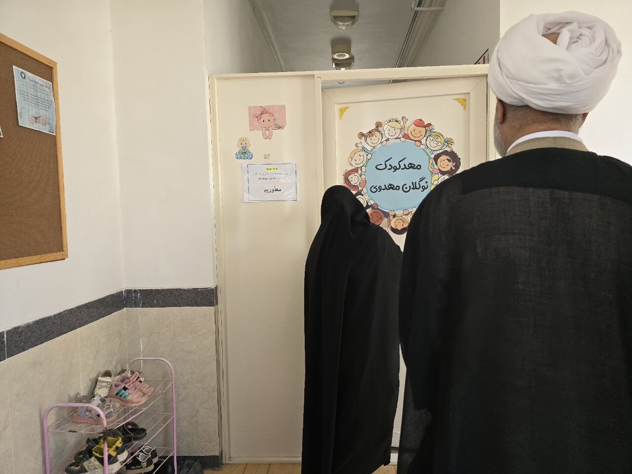 تصاویر/ بازدید سرزده مدیر حوزه علمیه خواهران یزد از ششمین مدرسه استان