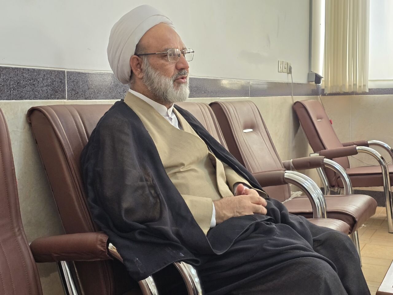 تصاویر/ بازدید سرزده مدیر حوزه علمیه خواهران یزد از ششمین مدرسه استان