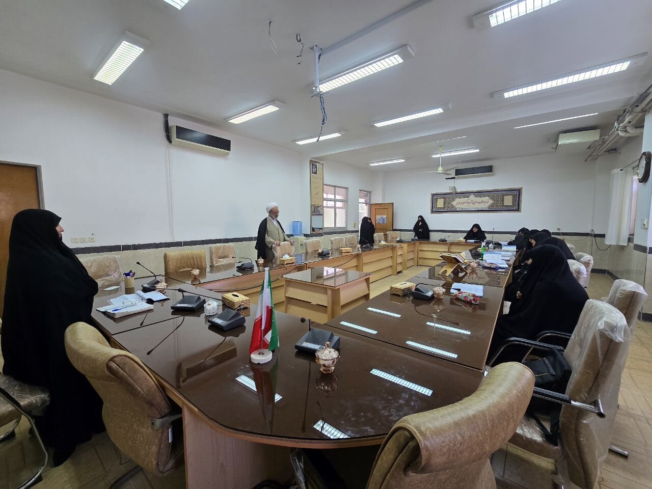 تصاویر/ بازدید سرزده مدیر حوزه علمیه خواهران یزد از ششمین مدرسه استان