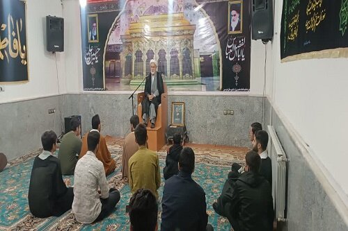 طلبه علوم دینی باید نخستین حاملان تکمیل مکارم اخلاق باشد+عکس