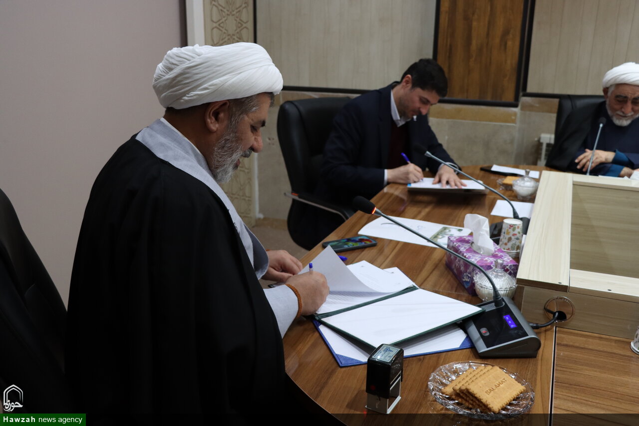 امضای تفاهم نامه همکاری مشترک بین حوزه علمیه و دانشگاه آزاد اسلامی اردبیل + تصاویر