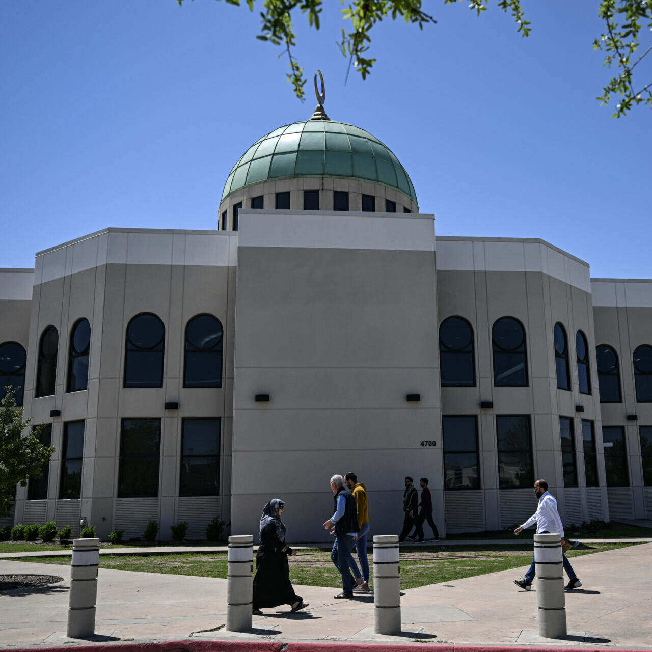 اسلام مخالف احتجاج کے باوجود ٹیکساس کی مسجد میں روزمرہ کی سرگرمیاں جاری