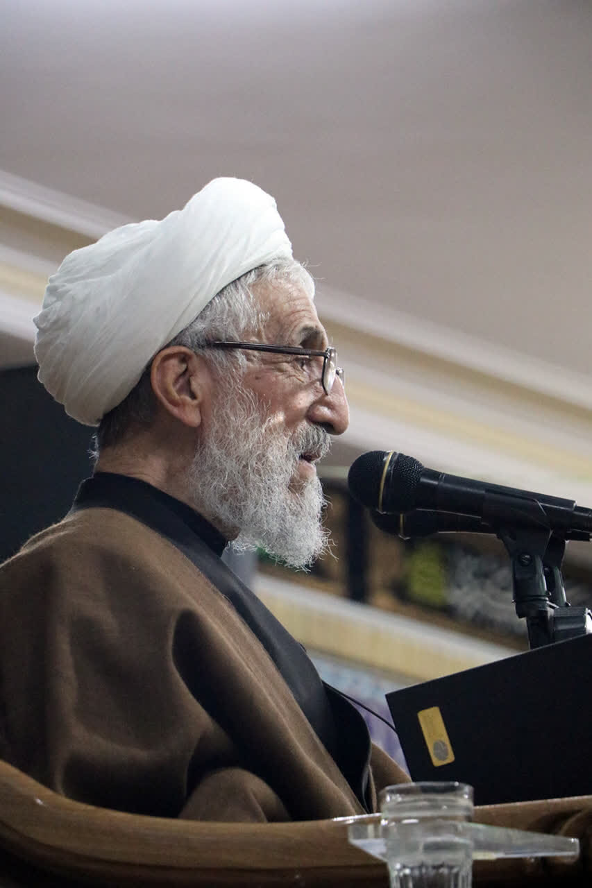 صبر، ستون تقوا و پناهگاه انسان در طوفان‌های دنیا و آخرت است 