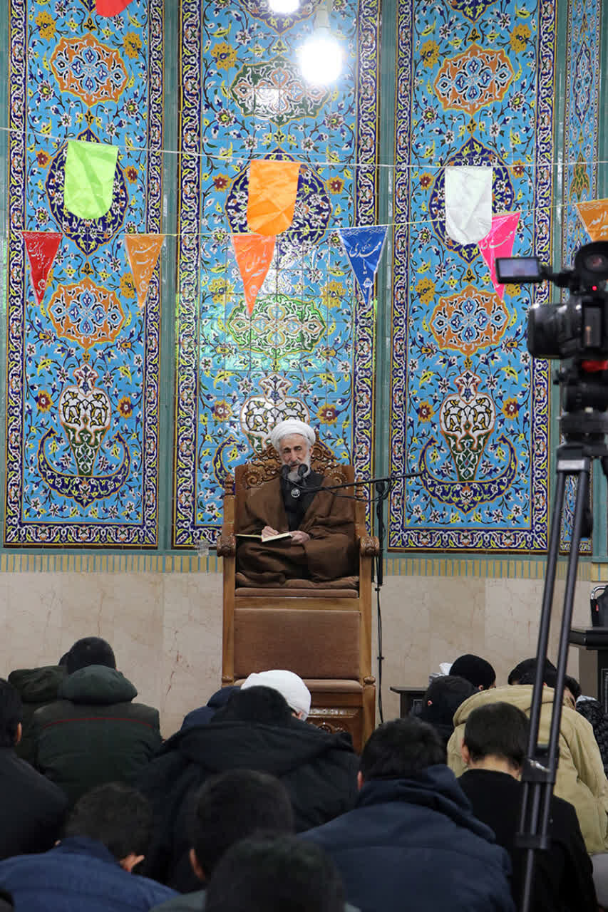 صبر، ستون تقوا و پناهگاه انسان در طوفان‌های دنیا و آخرت است 