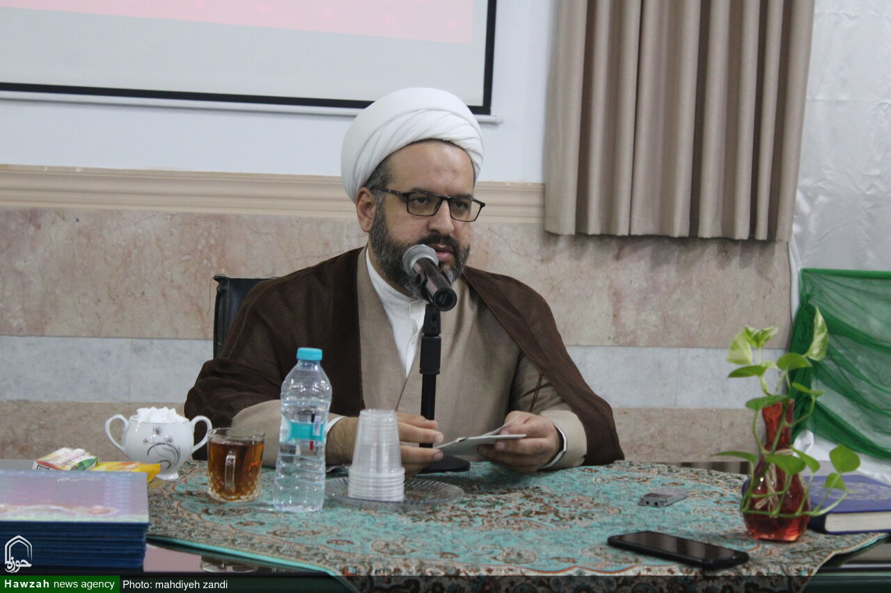 پژوهش، تلاشی روش مند برای حل معضل عملی است