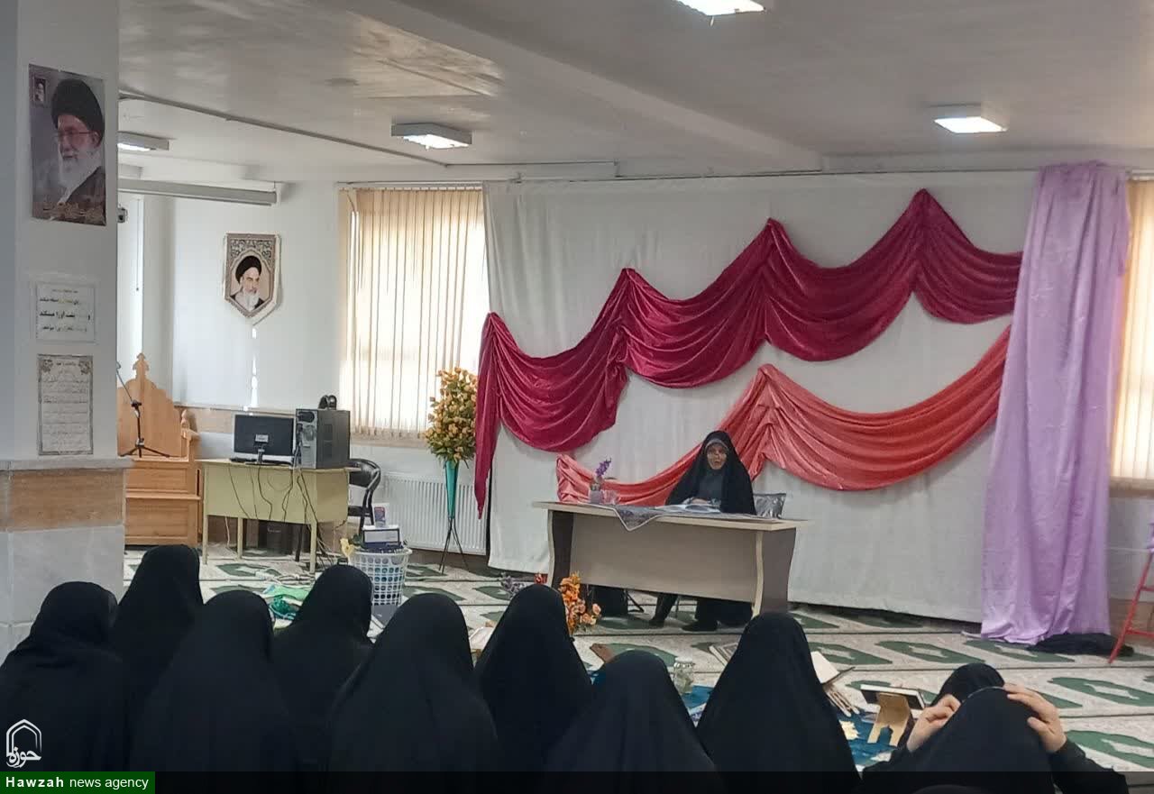 ضرورت فعالیت بانوان طلبه در عرصه پژوهش و تولید محتوای دیجیتال