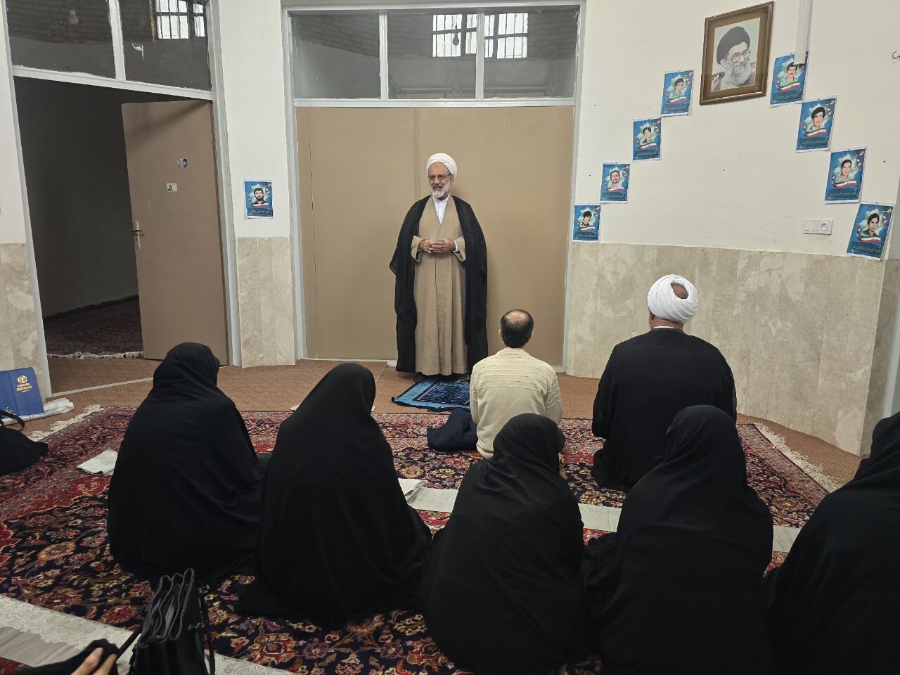 بهره‌گیری از فرصت معنوی ماه رجب و خدمت به طلاب، زمینه‌ساز آشکار شدن ارزش حوزه برای جامعه