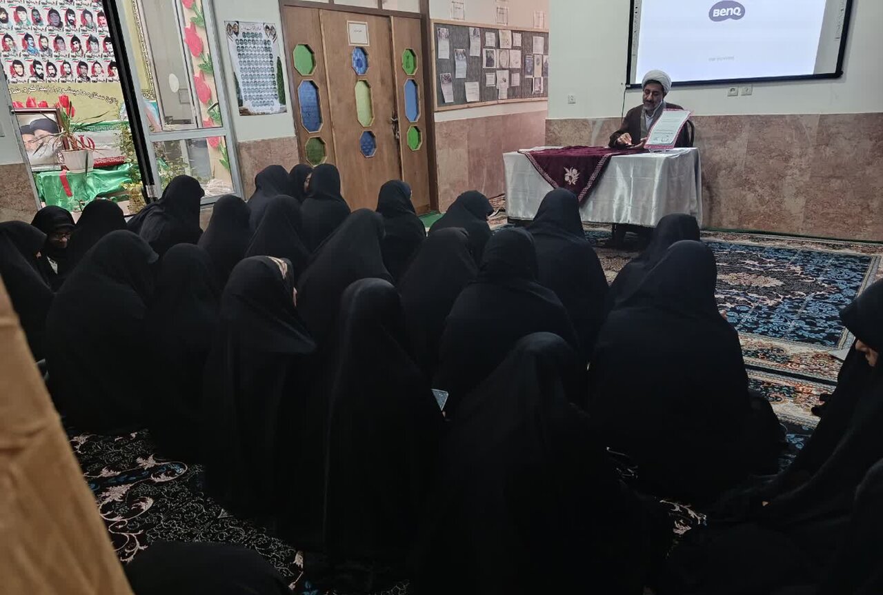 نشست مدرسه علمیه الزهرا(س)ماهان