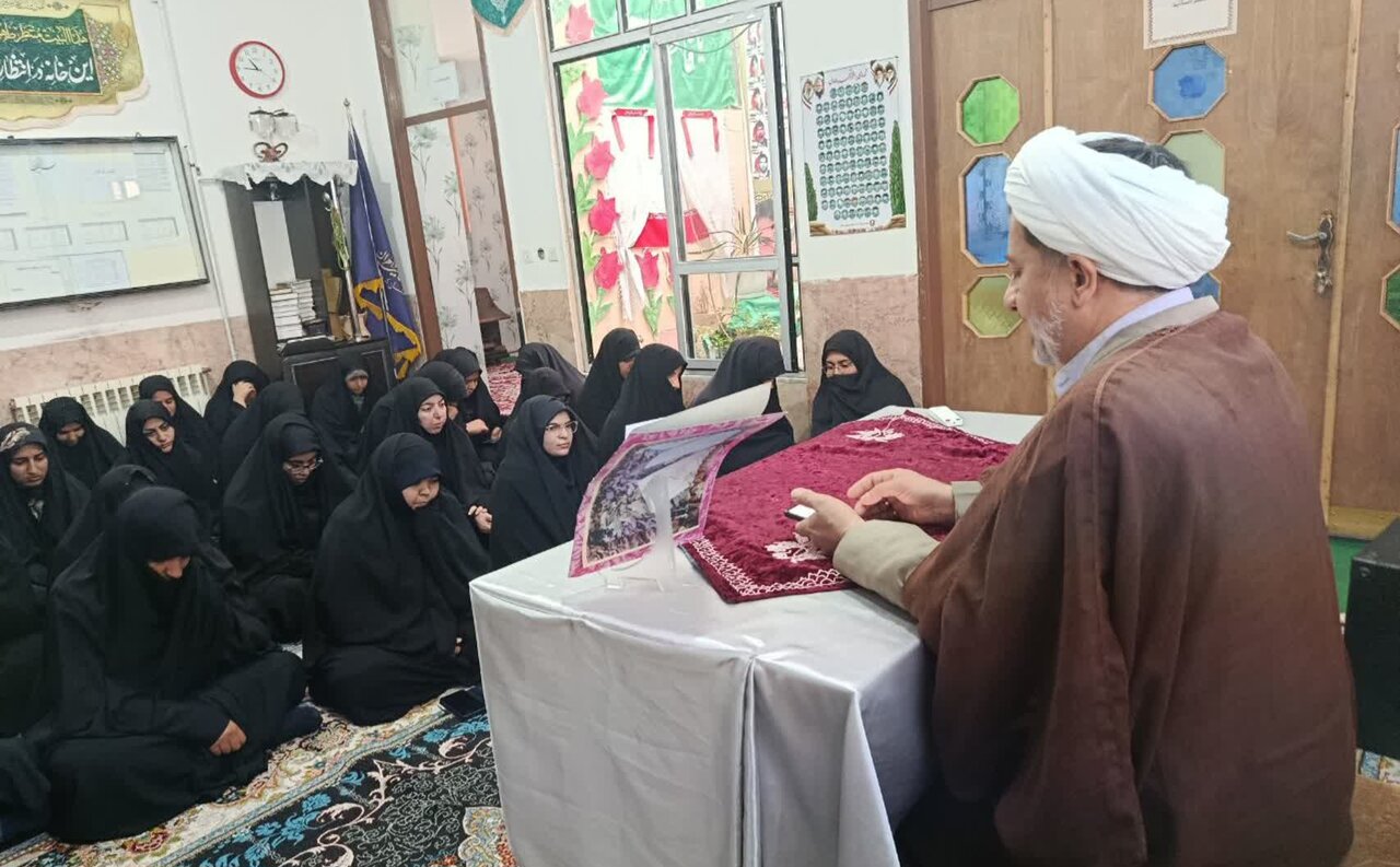 نشست مدرسه علمیه الزهرا(س)ماهان