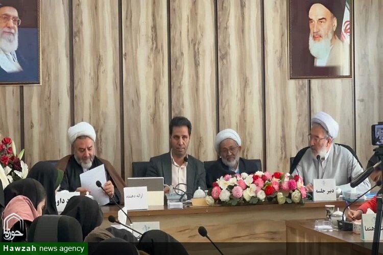 الگوهای عاطفی غربی با فطرت و فرهنگ دینی سازگار نیست