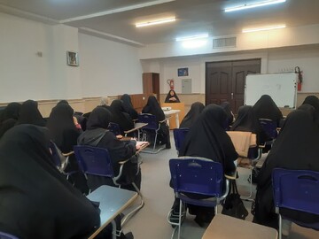 نشست علمی تبیین ولایت‌مداری حضرت زهرا(س)در آشتیان