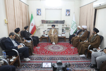 اعتکاف مردمی اداره شود